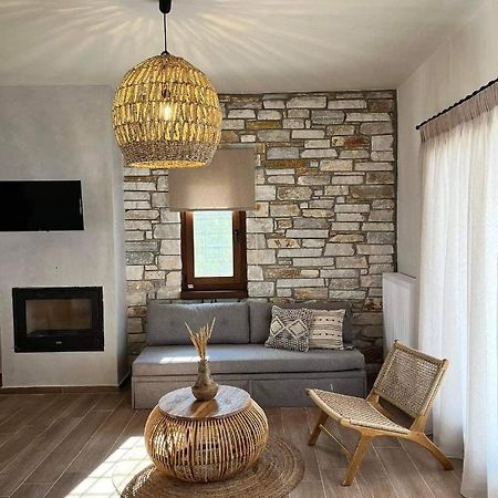 Peri Elxis Luxury Suites Mourésion Екстериор снимка