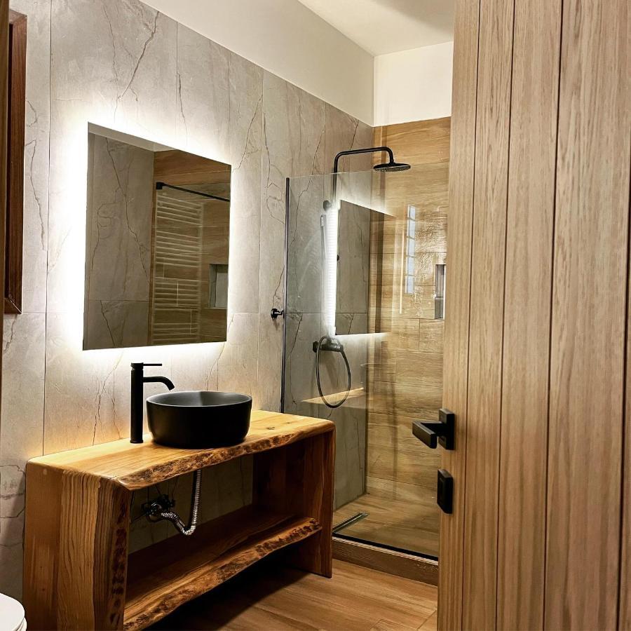 Peri Elxis Luxury Suites Mourésion Екстериор снимка