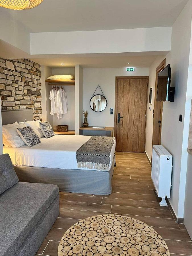 Peri Elxis Luxury Suites Mourésion Екстериор снимка