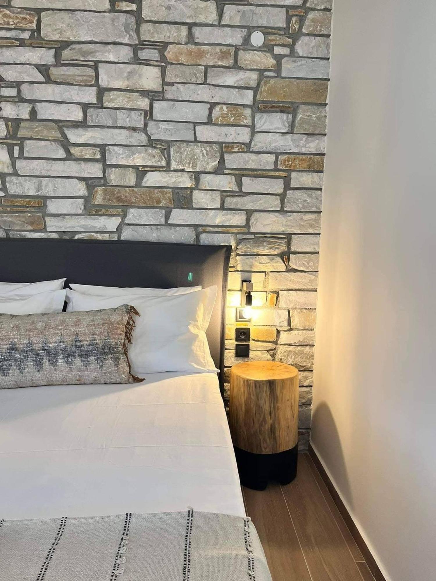 Peri Elxis Luxury Suites Mourésion Екстериор снимка