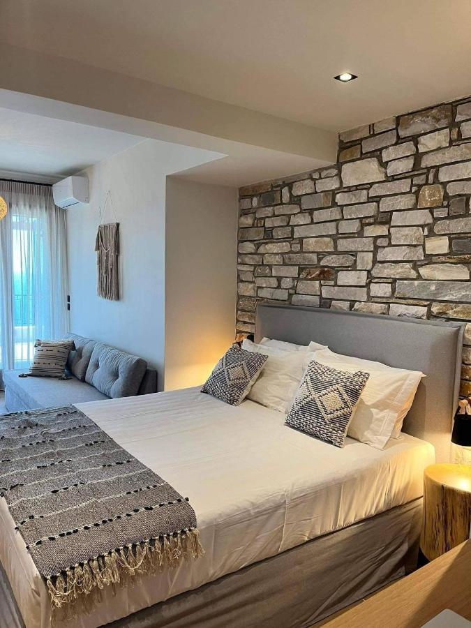Peri Elxis Luxury Suites Mourésion Екстериор снимка