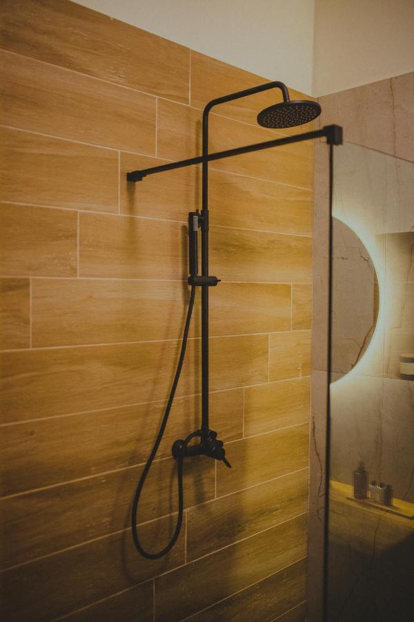 Peri Elxis Luxury Suites Mourésion Екстериор снимка