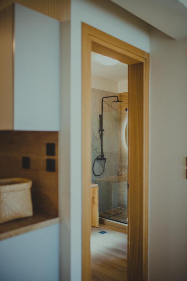 Peri Elxis Luxury Suites Mourésion Екстериор снимка