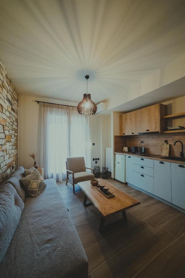 Peri Elxis Luxury Suites Mourésion Екстериор снимка