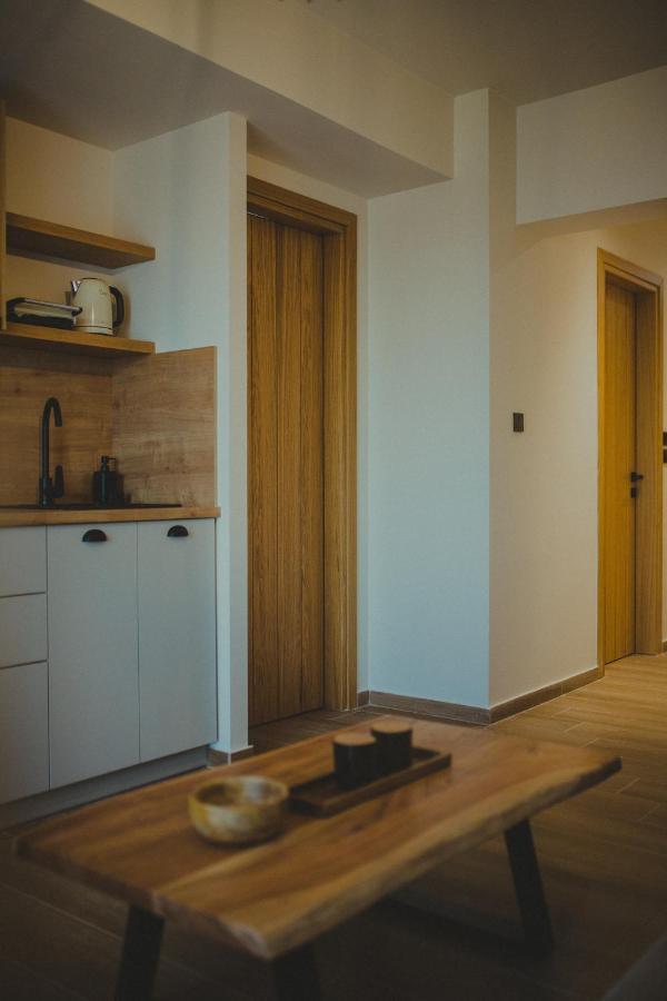 Peri Elxis Luxury Suites Mourésion Екстериор снимка