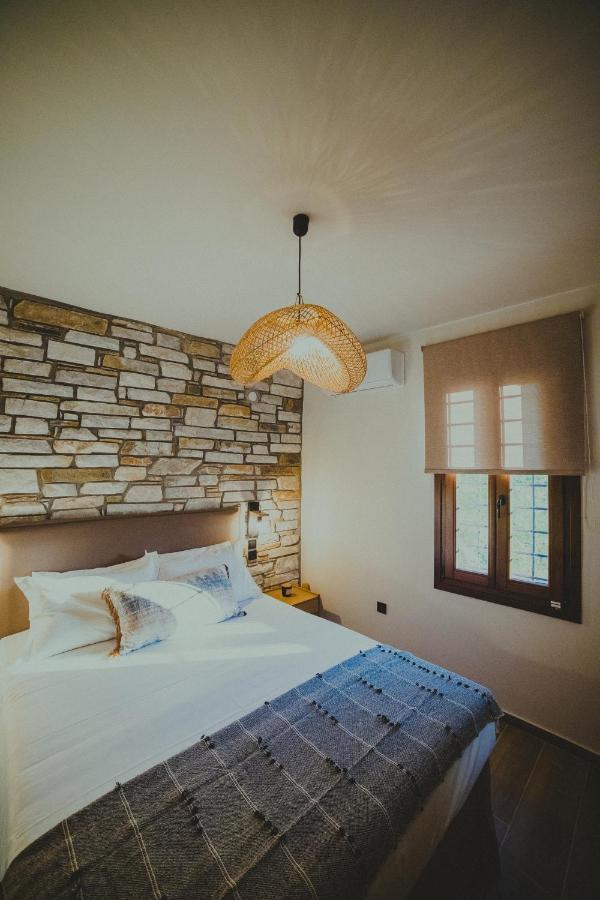 Peri Elxis Luxury Suites Mourésion Екстериор снимка