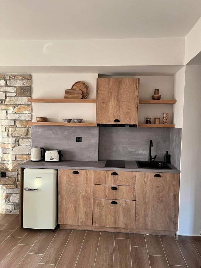 Peri Elxis Luxury Suites Mourésion Екстериор снимка